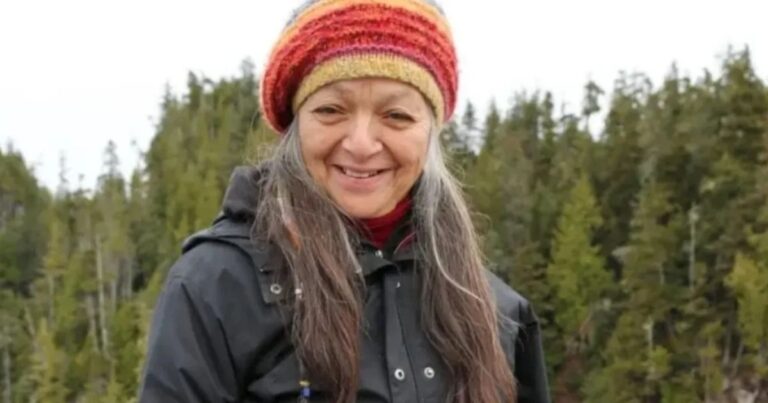 Litzi Botello Net Worth